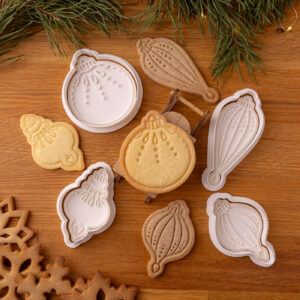 Kalėdiniai žaisliukai įvairių formų - sausainių formelės