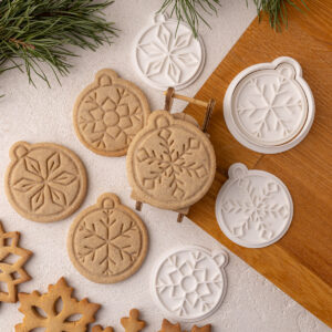 Kalėdiniai žaisliukai su snaigėmis - sausainių formelės