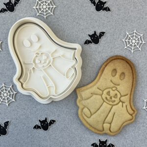 vaiduokliukas laikantis moliūgą