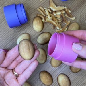 Riešutėlių kraštelių kirtiklis