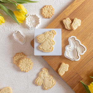 Kiškelis su drugeliu, gėlytė ir drugelis - pavasario sausainių formelės